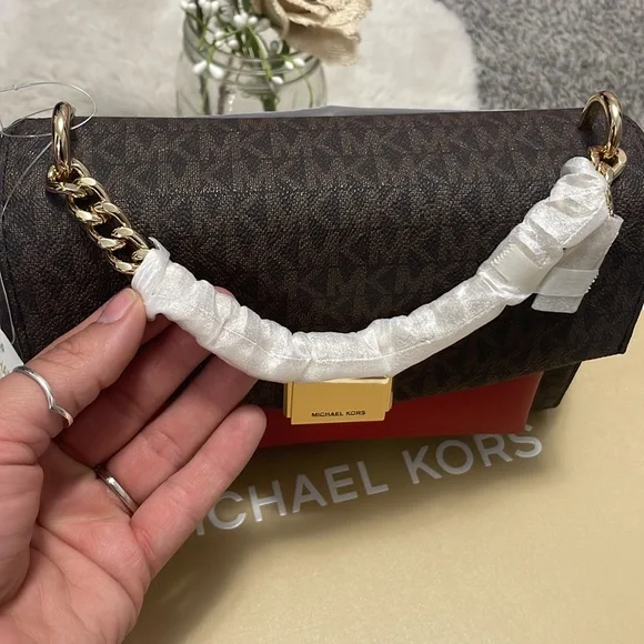 MICHAEL KORS Lita New w/Tags Orig Pkg Crossbody Bag & Magnetic Gift StorageBox - Picture 2 of 16